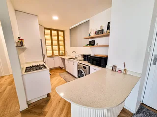 Charming 3-Bedroom Apartment with Sea Views in Umhlanga