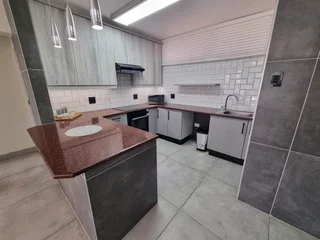 Beautiful 3-Bedroom Apartment with Sea Views in Umhlanga