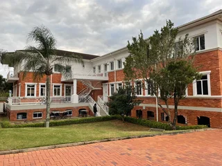 PREMIUM GRADE OFFICE - LA LUCIA RIDGE