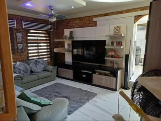 **Unparalleled Versatility and Space in Coveted Brackenhurst**