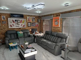 **Unparalleled Versatility and Space in Coveted Brackenhurst**