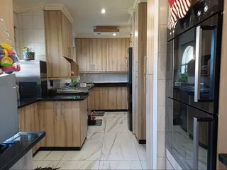 **Unparalleled Versatility and Space in Coveted Brackenhurst**