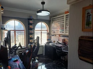 **Unparalleled Versatility and Space in Coveted Brackenhurst**