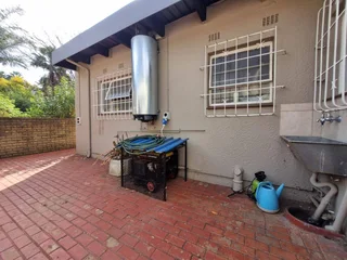 **Charming Three-Bedroom Home with Modern Amenities in Upper Brackenhurst**