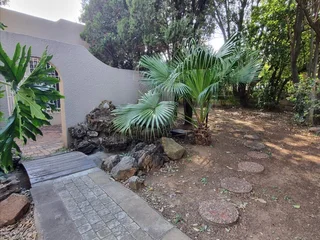 **Charming Three-Bedroom Home with Modern Amenities in Upper Brackenhurst**