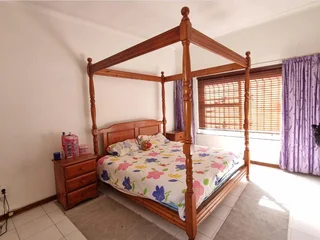 **Charming Three-Bedroom Home with Modern Amenities in Upper Brackenhurst**