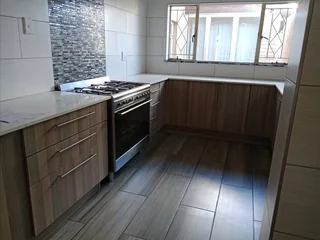 **Spacious 6-Bedroom Family Home in Brackenhurst, Alberton**