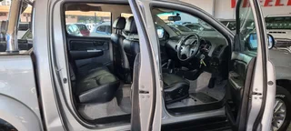 NEAT Toyota Hilux 3.0 D-4D D/Cab Raider Legend 45 AT for sale!