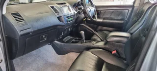 NEAT Toyota Hilux 3.0 D-4D D/Cab Raider Legend 45 AT for sale!