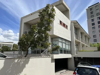 300 m2 Ground Floor office To Let in Century City