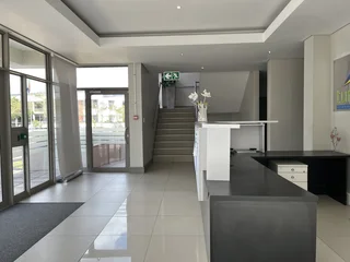 300 m2 Ground Floor office To Let in Century City