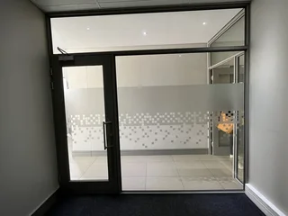 300 m2 Ground Floor office To Let in Century City