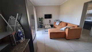 Modern 2-Bedroom Apartment with Secure Parking