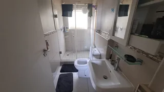 Modern 2-Bedroom Apartment with Secure Parking