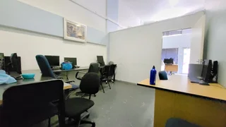 Prime 115 sqm Commercial Space – Ideal for Your Business!