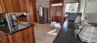 PRIME LOCATION ! PERFECT FAMILY HOME!