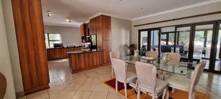 PRIME LOCATION ! PERFECT FAMILY HOME!