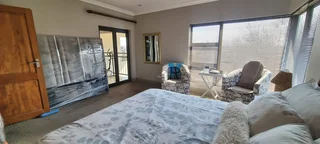 PRIME LOCATION ! PERFECT FAMILY HOME!