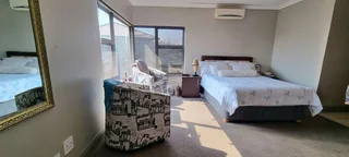 PRIME LOCATION ! PERFECT FAMILY HOME!