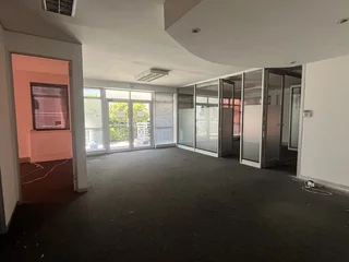 352 m2 Ground Floor office to let in Century City