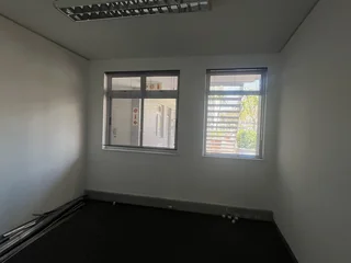 352 m2 Ground Floor office to let in Century City