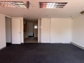 352 m2 Ground Floor office to let in Century City