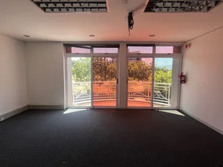 352 m2 Ground Floor office to let in Century City