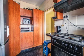 STUNNING 6TH FLOOR UNIT WITH CRICKET CLUB VIEWS!