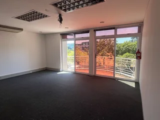 352 m2 Ground Floor office to let in Century City