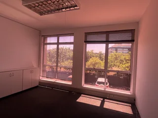 352 m2 Ground Floor office to let in Century City