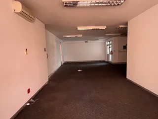 352 m2 Ground Floor office to let in Century City