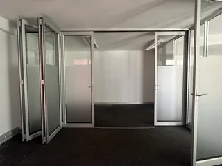 352 m2 Ground Floor office to let in Century City