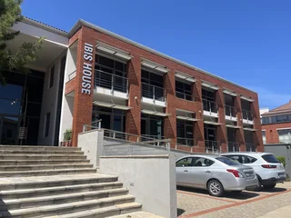 Sought after 126m2 Ground floor office to rent in a secure commercial park in Century City