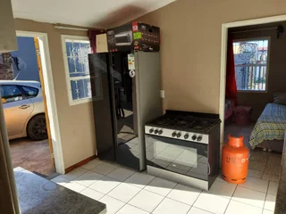 **Spacious Family Home with Additional Flats - Perfect for Investment or Family Living**