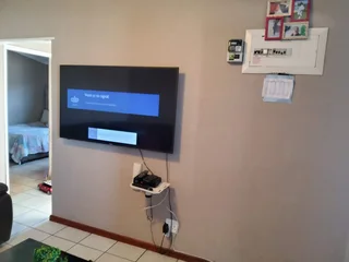 **Spacious Family Home with Additional Flats - Perfect for Investment or Family Living**