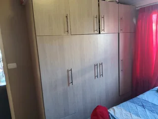 **Spacious Family Home with Additional Flats - Perfect for Investment or Family Living**