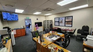 Prime 2&#39;731m2 A-Grade Warehouse To Rent in Glen Anil | Swindon Property