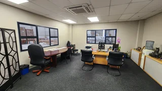 Prime 2&#39;731m2 A-Grade Warehouse To Rent in Glen Anil | Swindon Property