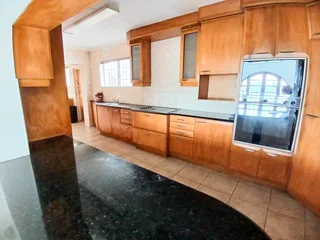 5 Bedroom Upper Glenwood Gem