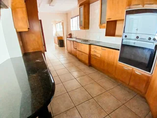 5 Bedroom Upper Glenwood Gem