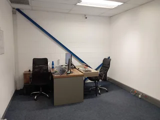 450m² Warehouse to let Eastgate