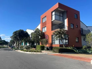 134m2 Retail - Office to let in Century City