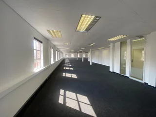 362 sqm Office To Let in Fourways