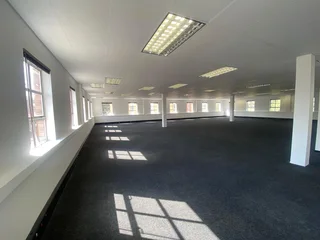 362 sqm Office To Let in Fourways