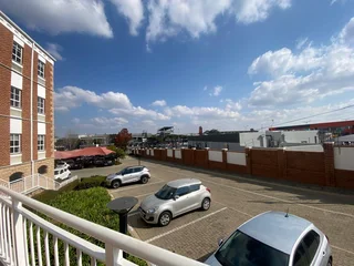 362 sqm Office To Let in Fourways