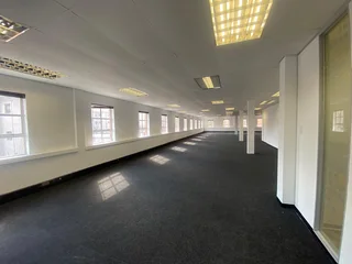 362 sqm Office To Let in Fourways