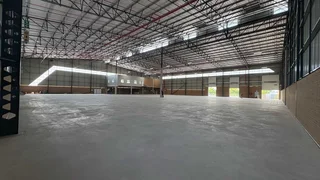 3 390m² Warehouse to rent Linbro Park