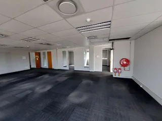 742 sqm Office to Let in Bedfordview