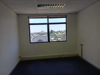 115m² Office to rent Sunninghill