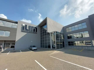 742 sqm Office to Let in Bedfordview